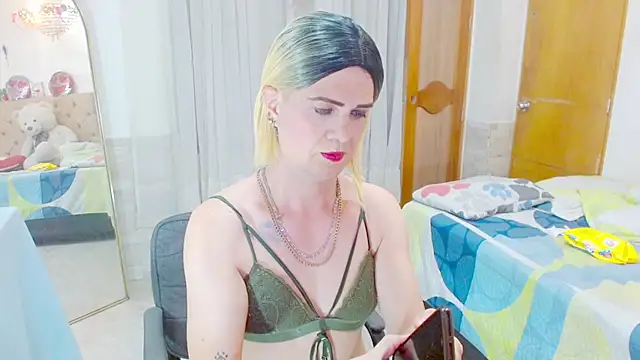 Dolldirtyxxx online show from June 8, 5:29 am