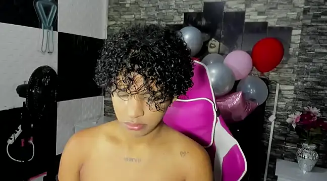 Isis Ponce online show from February 14, 12:14 pm