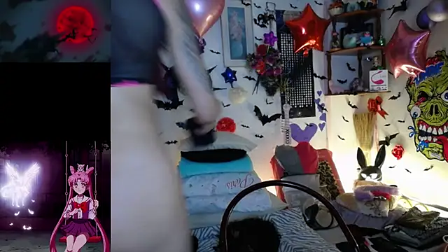 purplekattlyn online show from August 4, 5:35 am