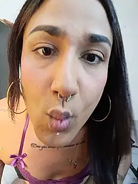 amydelahozgomez online show from June 12, 7:07 am