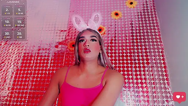 kiara hott online show from February 26, 3:19 pm