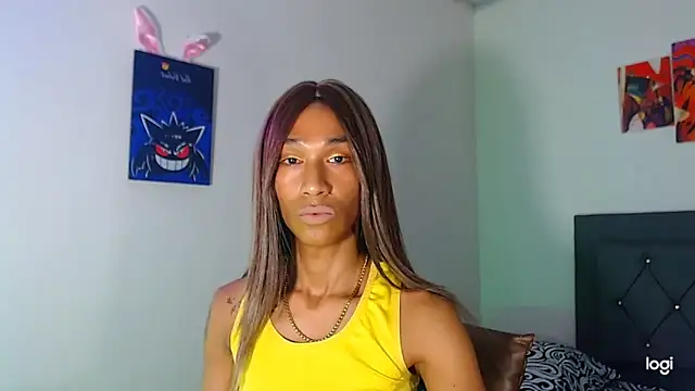 red veltet online show from April 12, 6:00 pm