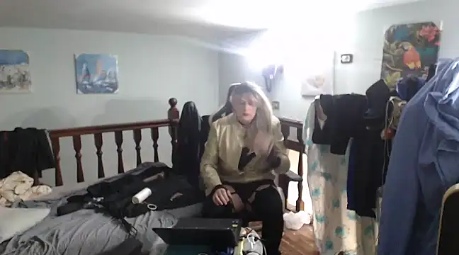 emmex671 online show from February 9, 10:53 am