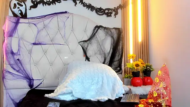 Alexa Bravva online show from October 24, 4:39 am