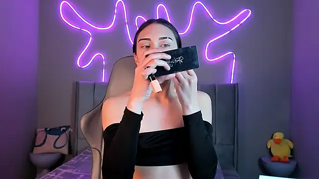 madison  rey online show from November 29, 12:40 pm