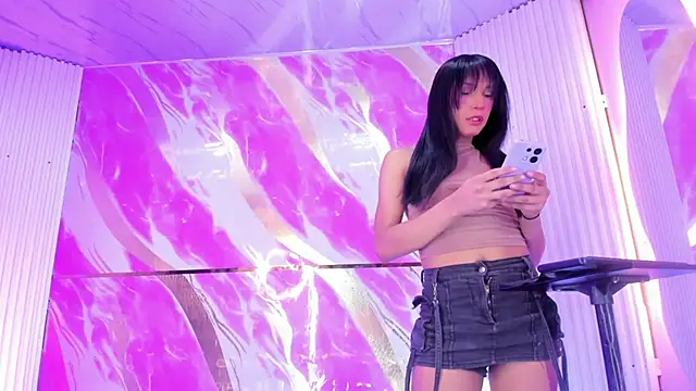 The Hot Ts Dolls online show from July 2, 7:46 am