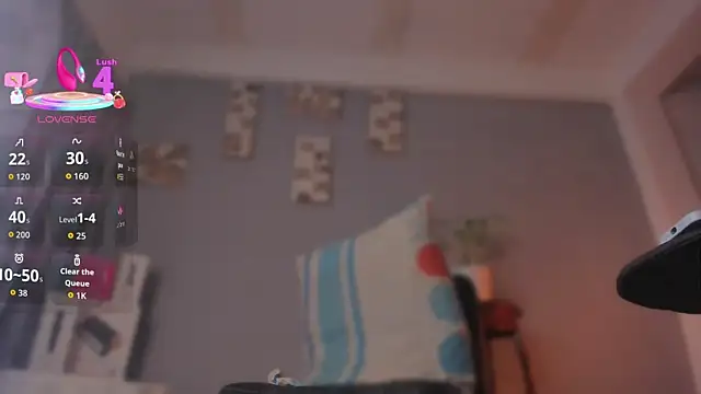 Chloe cooperr online show from October 30, 7:02 pm