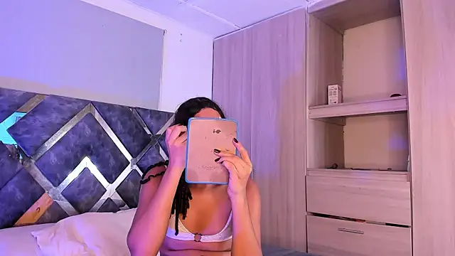 candice777 online show from October 29, 1:42 pm