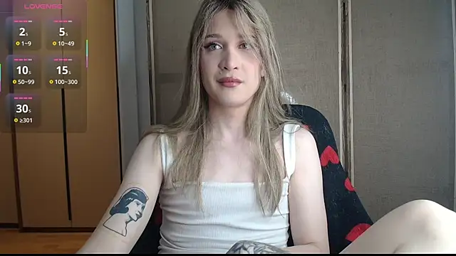 Crystal Valentine online show from June 16, 3:36 pm