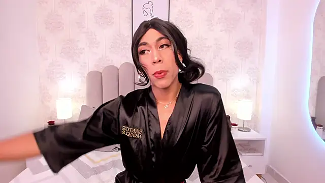 ShaynaHosk online show from December 23, 4:06 am