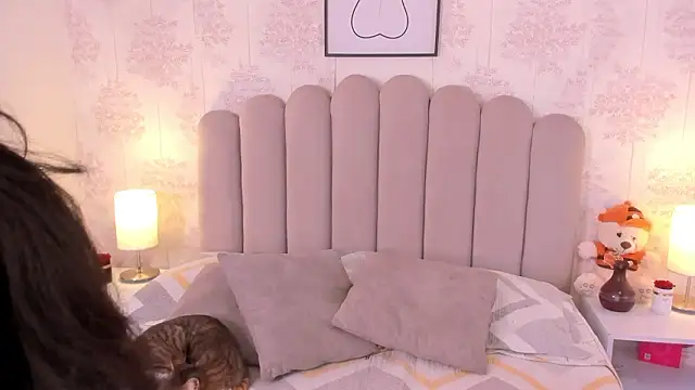 ShaynaHosk online show from March 15, 5:27 pm