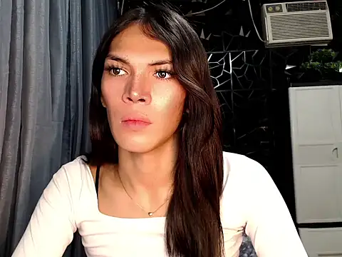 ladyhotcuming online show from June 9, 5:23 pm
