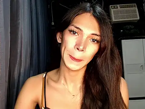 ladyhotcuming online show from July 28, 7:37 pm