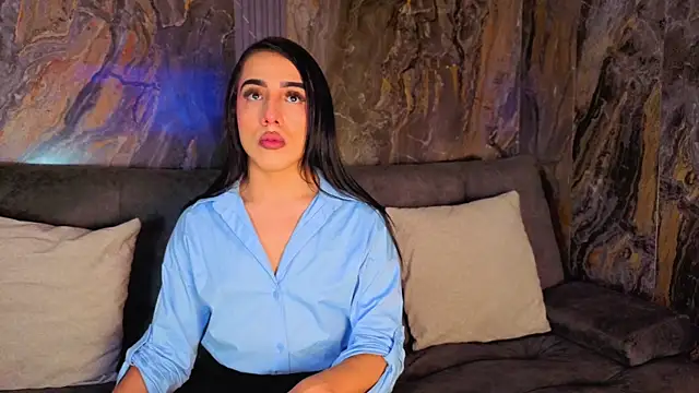 Alicee Moonn online show from June 6, 9:33 pm