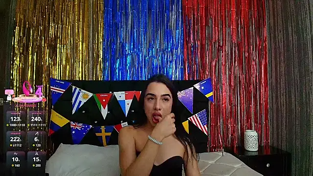 Alicee Moonn online show from June 11, 9:35 pm