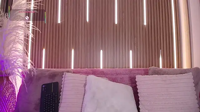 MylaDreams online show from December 1, 3:42 am