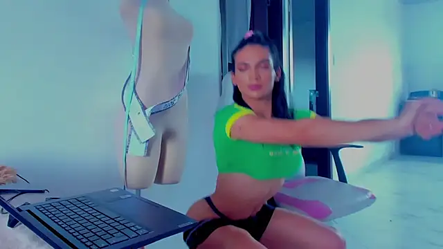 ISA BELLA VZL online show from April 15, 7:58 pm