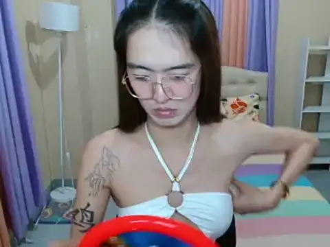 XxTsUncutAskaxX online show from June 18, 4:11 pm