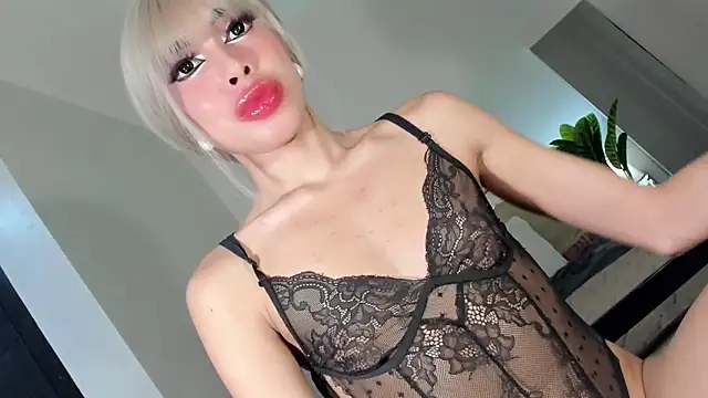 Sassytiffany online show from November 30, 9:39 pm