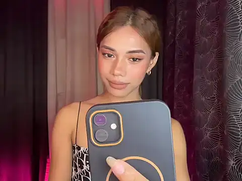 Lovelynikki03 online show from January 18, 5:10 pm