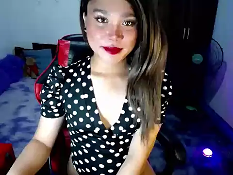 Urassiansweetcummer online show from March 28, 10:28 am