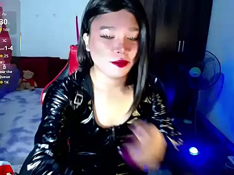 Urassiansweetcummer online show from July 31, 2:44 am