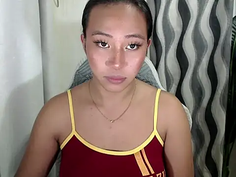 sweetiie caren online show from August 3, 1:39 pm