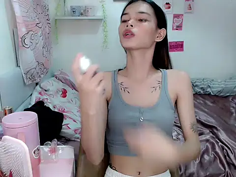 itsmekyrie online show from November 18, 1:22 pm