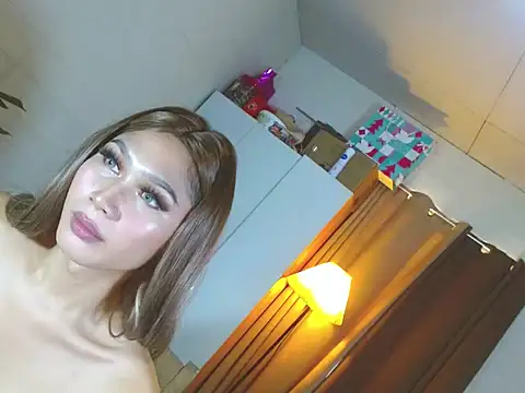 kittygurl124 online show from July 4, 10:04 pm