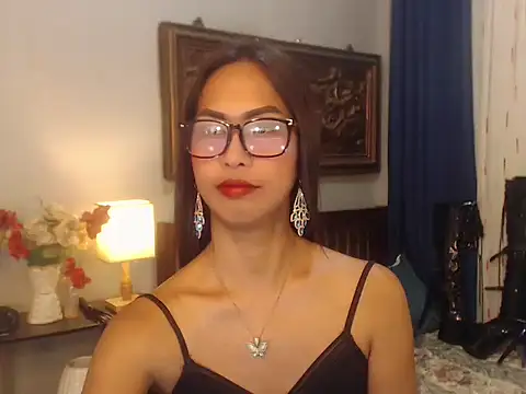 Nathalieheartt online show from June 23, 3:58 am