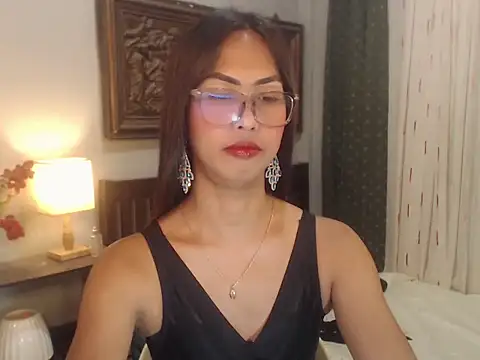 Nathalieheartt online show from July 21, 1:36 pm