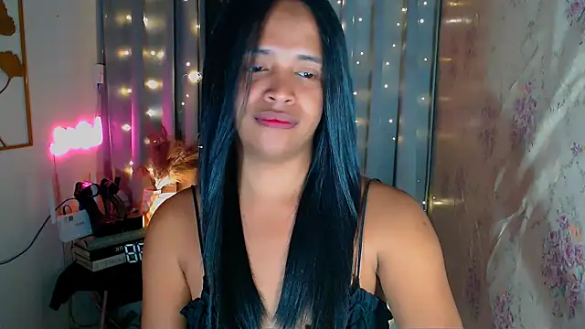 Lorainnelustts online show from February 13, 2:07 am