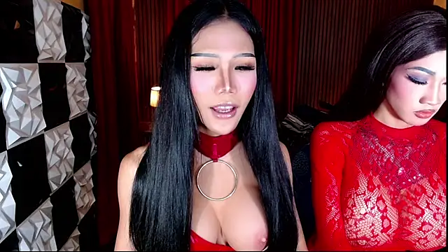 lhexiecollins online show from April 15, 10:42 am