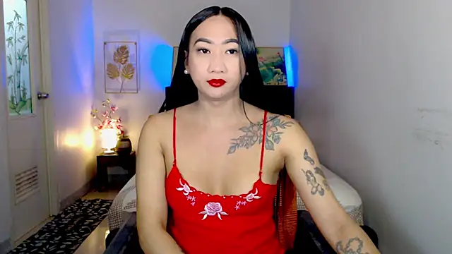 LovelyQueen69 online show from August 3, 1:17 pm