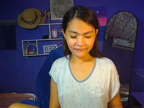 urgirljane online show from June 14, 1:17 am