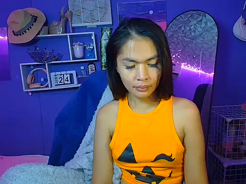 urgirljane online show from June 24, 5:16 am