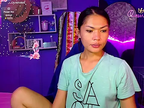 urgirljane online show from June 27, 10:09 am