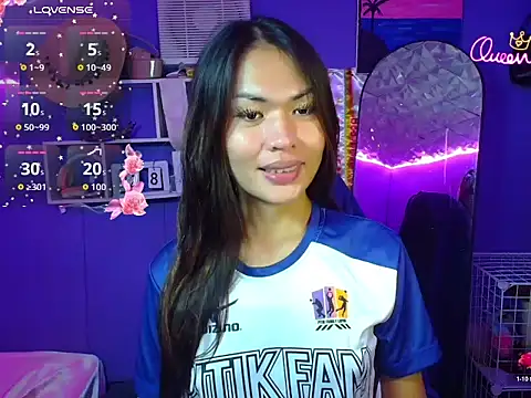 urgirljane online show from June 28, 7:07 pm