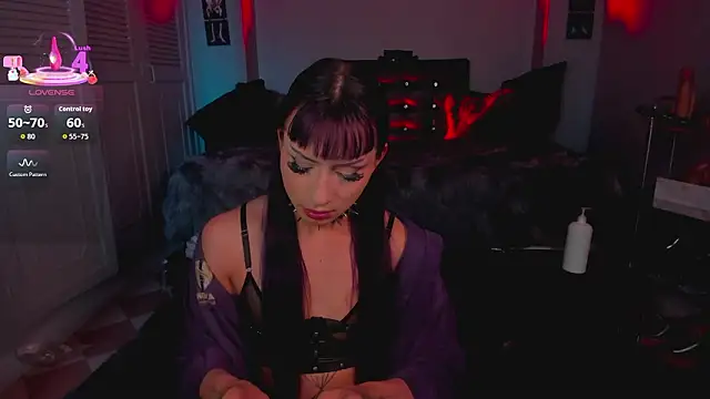 Draculairis online show from February 25, 1:59 pm