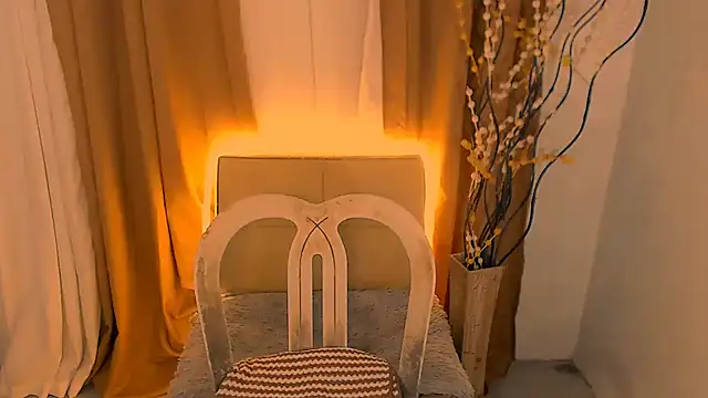 seductive nikki online show from November 12, 9:25 pm