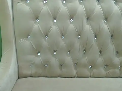 kenishagoddess online show from April 14, 1:27 pm