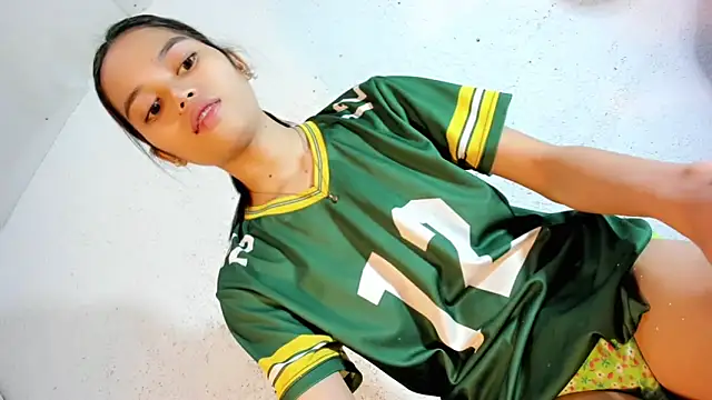 CUTIE GIRLSX online show from June 16, 1:24 pm
