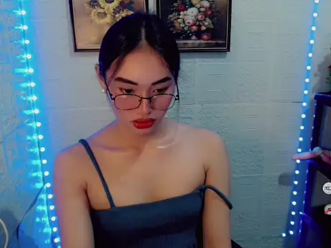 lovelysassy online show from November 6, 9:37 pm