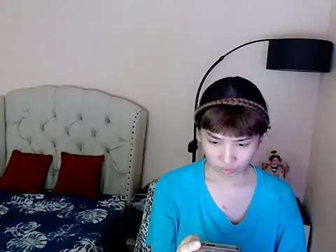 ShantalFoxxy  online show from July 17, 1:22 am