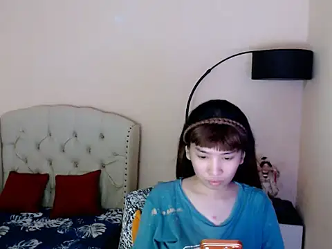 ShantalFoxxy  online show from July 20, 2:15 am