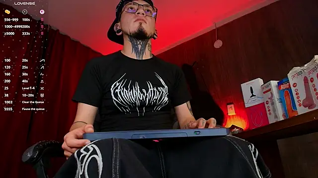 tyler jones  online show from July 24, 4:55 am