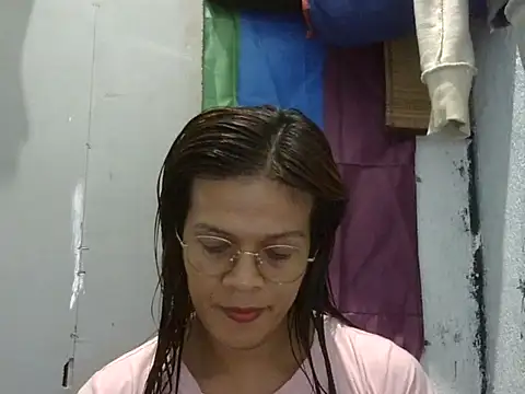 juicycum069 online show from June 11, 7:06 am