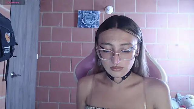 Andrea camilaaa online show from October 1, 3:23 pm