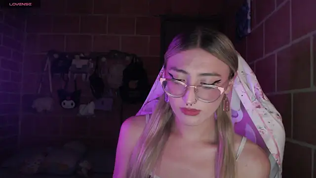 Andrea camilaaa online show from May 29, 3:05 am