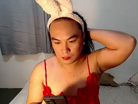 asianayumi online show from February 18, 10:50 pm